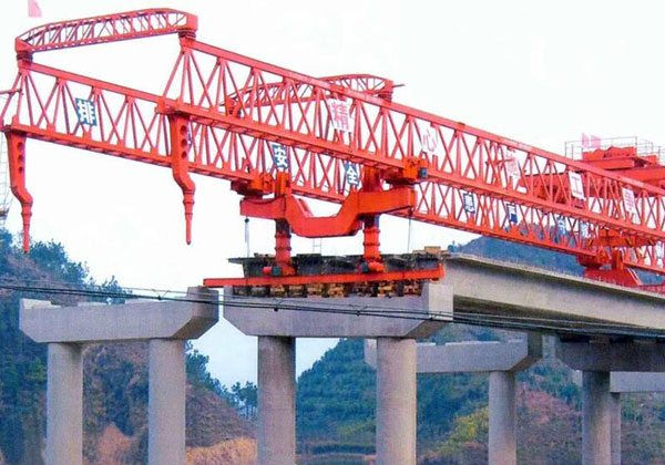山东青岛铁路架桥机使用案例